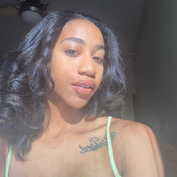 dejanaethompson